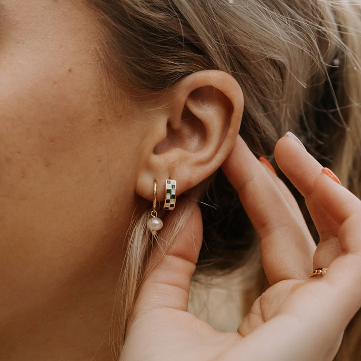 Green &amp; White Checkered Hoops