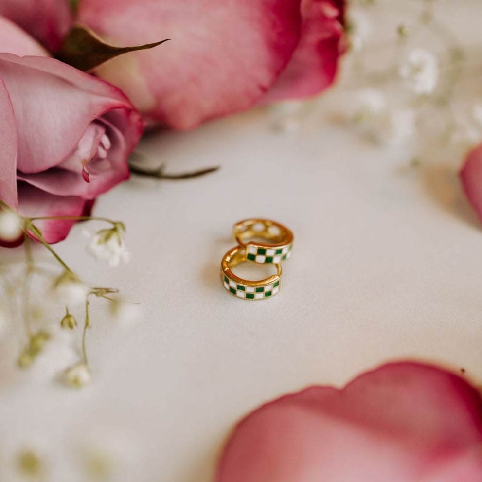 Green &amp; White Checkered Hoops