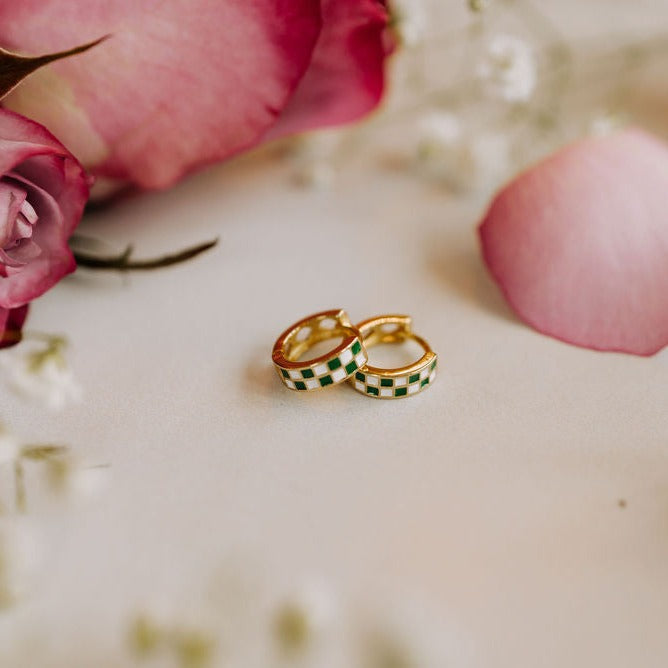 Green &amp; White Checkered Hoops
