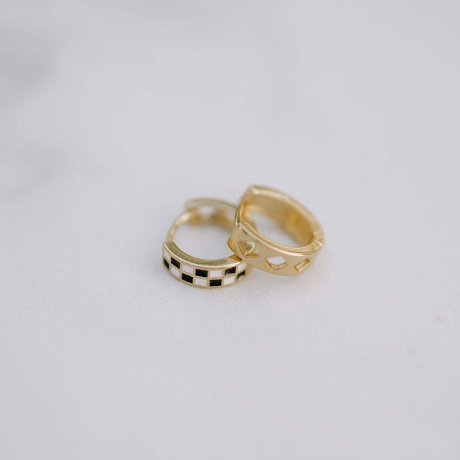Black &amp; White Checkered Hoops