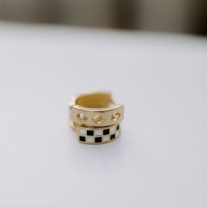 Black &amp; White Checkered Hoops