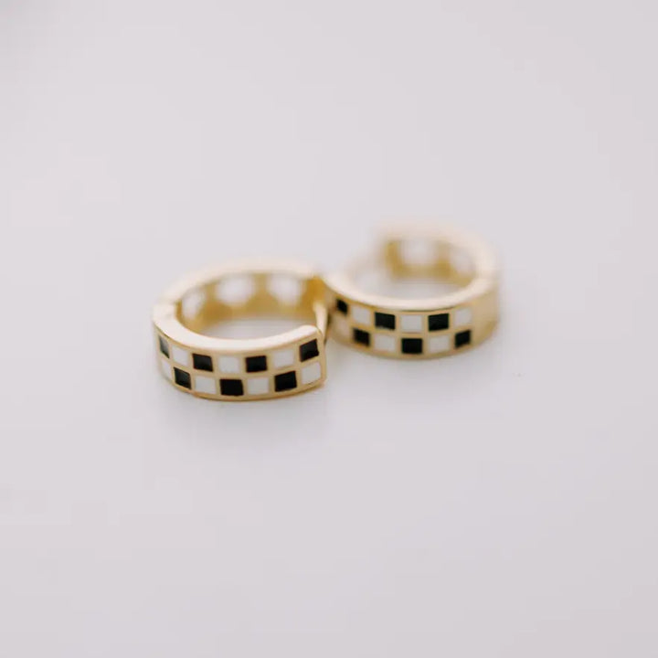 Black &amp; White Checkered Hoops